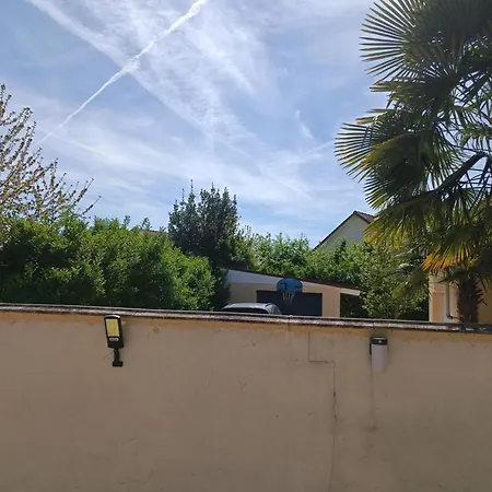 Privatunterkunft Maison Romantique Entre Deux Fleuves Montereau-faut-Yonne